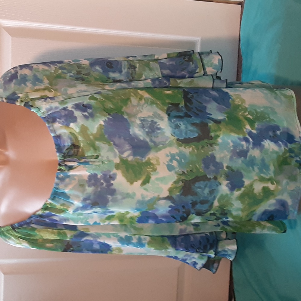 AGB SHEER FLORAL TOP WITH ATTACHED CAMI, SIZE XL
